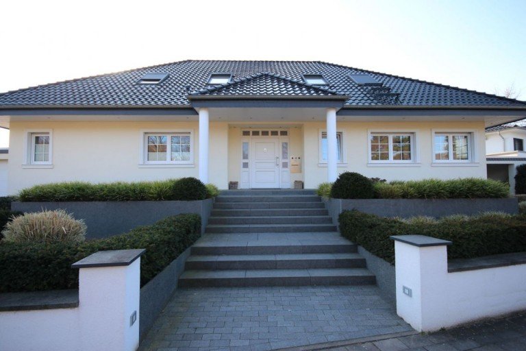 Strassenansicht 1 Meerbusch Einfamilienhaus Schon Verkauft: Imposante Villa mit Wellnessoase