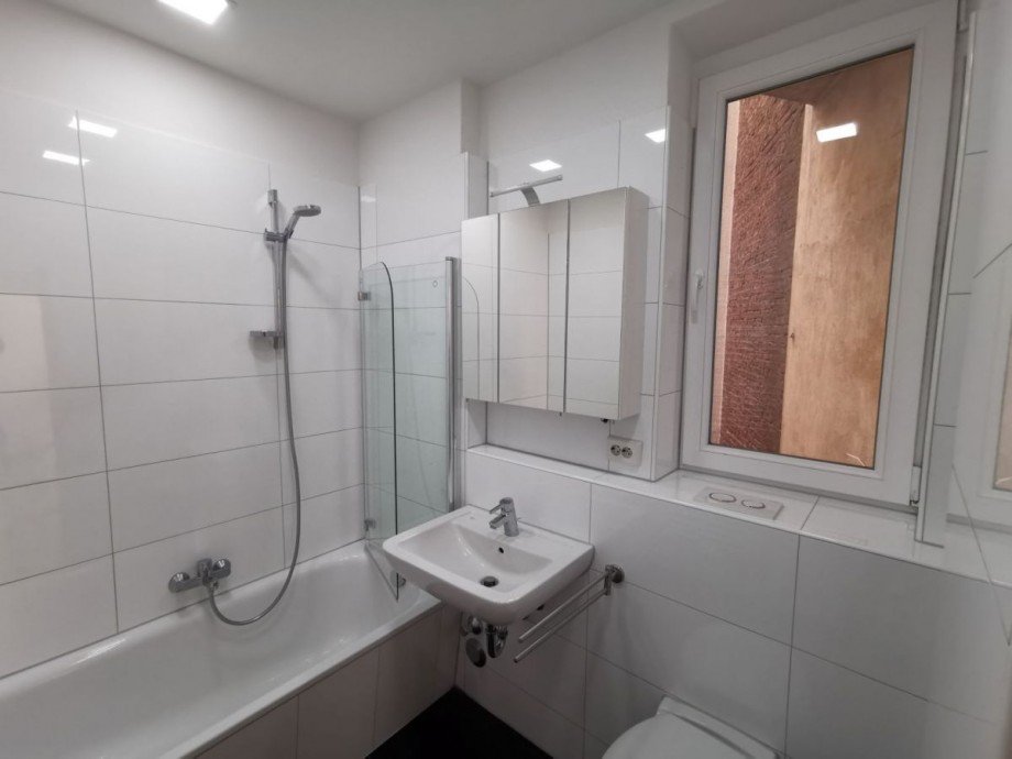 Bad mit Tageslicht Etagenwohnung D�sseldorf