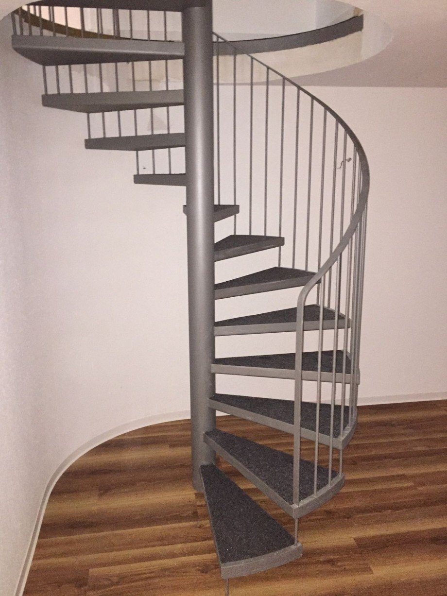 Treppe KG / Hobbyraum Maisonettewohnung D�sseldorf