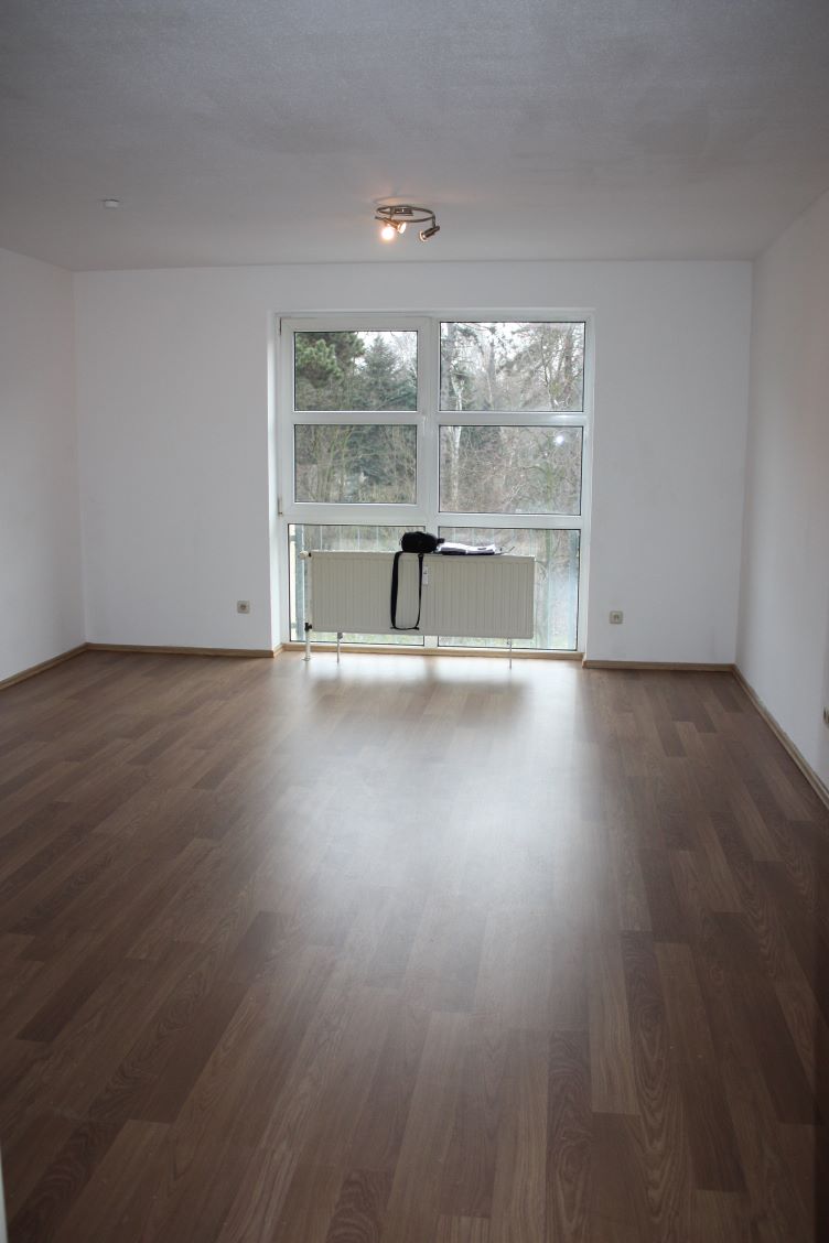 Blick Richtung Fenster Wohnung K�ln
