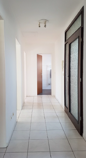 Flur Etagenwohnung Meerbusch, Stadt