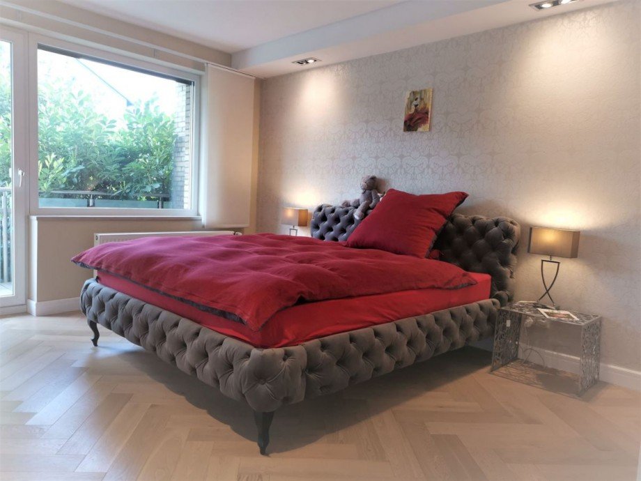 Schlafzimmer / Master Bedroom Erdgeschosswohnung Meerbusch