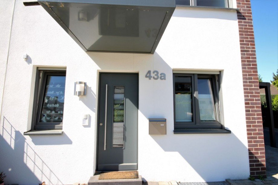 Eingang Doppelhaush�lfte Meerbusch-B�derich