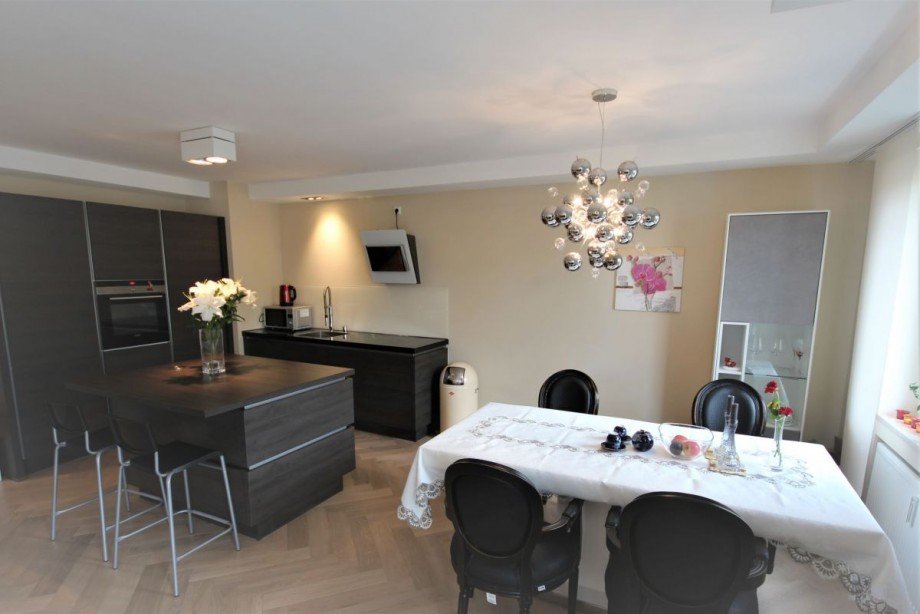 K�che und Esszimmer / Kitchen and Dining Room Erdgeschosswohnung Meerbusch